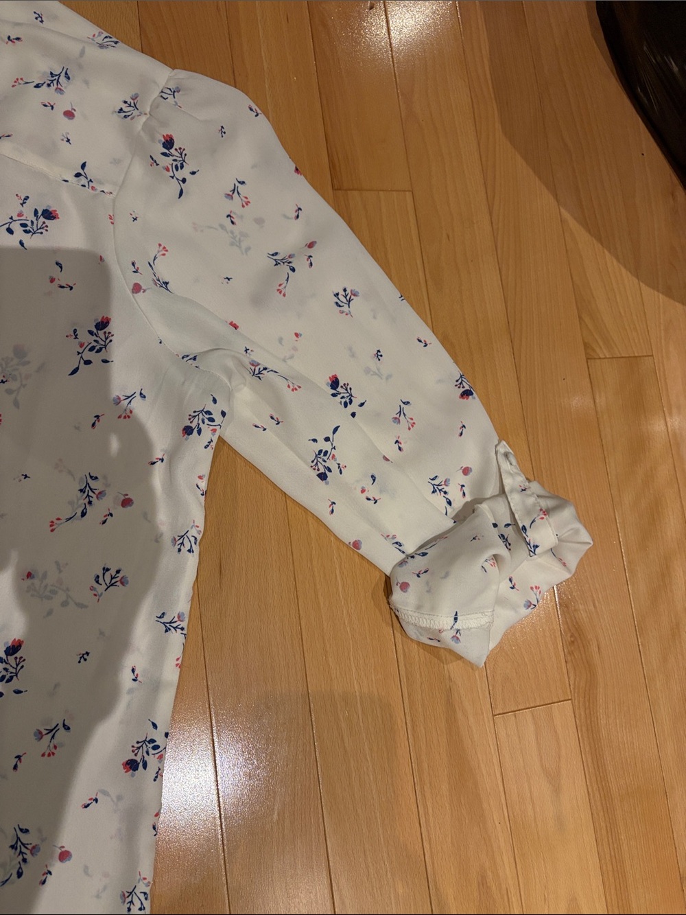 VEUC Women's Penmans Long Sleeve Cream Floral Henley Blouse - size XL - Picture 14 of 16